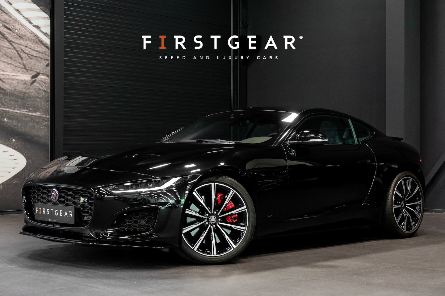 Jaguar F-type - P575 AWD R 75 *Panorama / Stoelventilatie / Sport-uitlaat / Meridian / Memory* - AutoWereld.nl