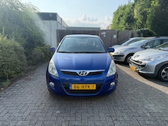Hyundai i20 - 1.4i DynamicVersion