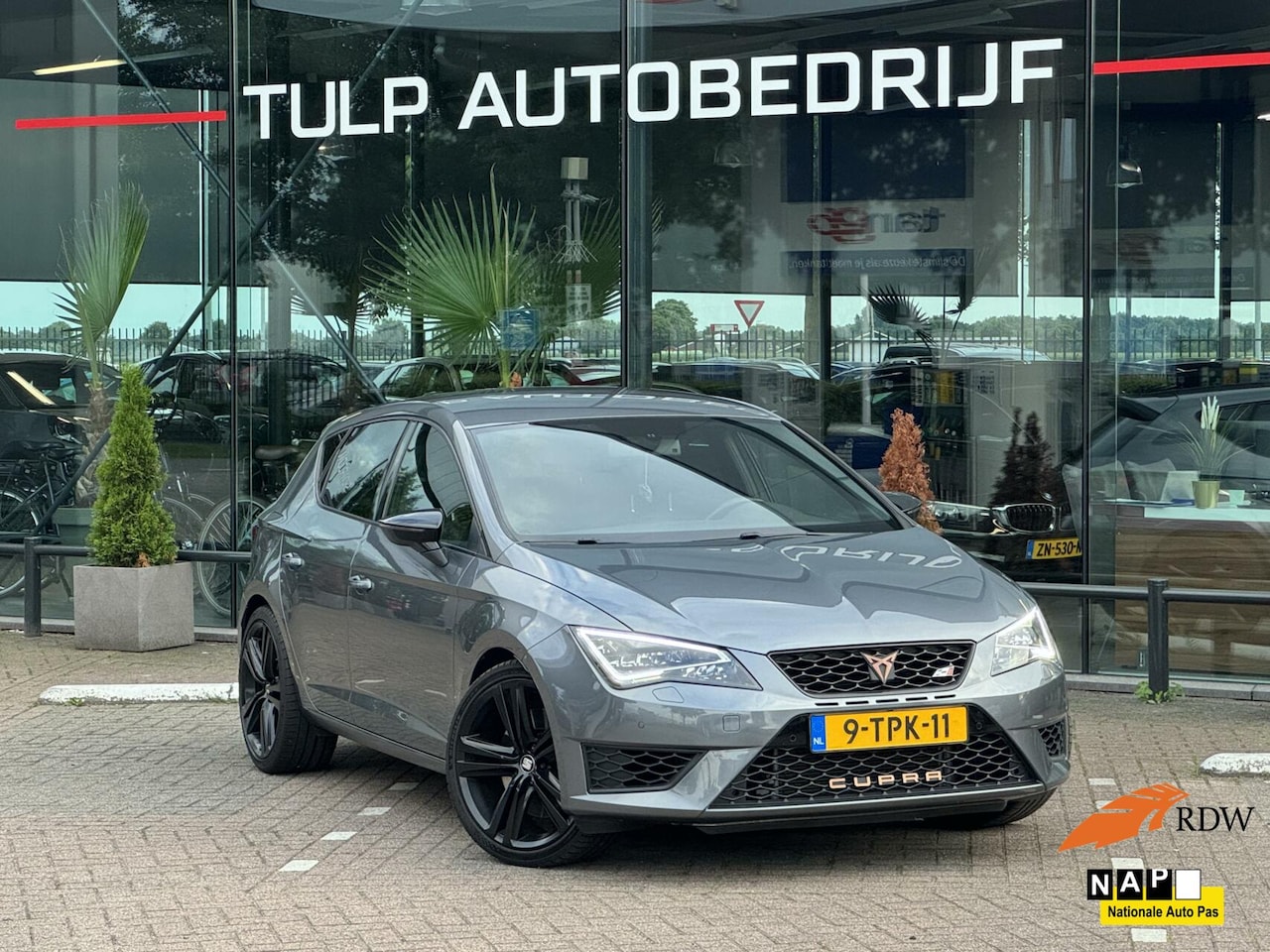 SEAT Leon - 2.0 TSI Cupra 280pk Aut 2014 Leder navi top staat - AutoWereld.nl