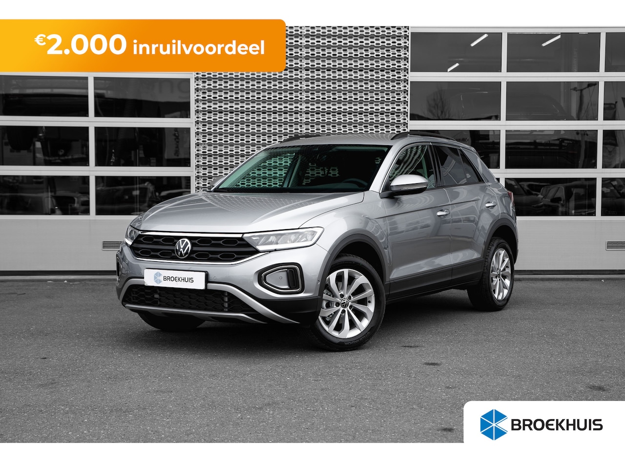 Volkswagen T-Roc - Life Edition Inclusief €2000,- inruilvoordeel | 'App-Connect' draadloze smartphone integra - AutoWereld.nl