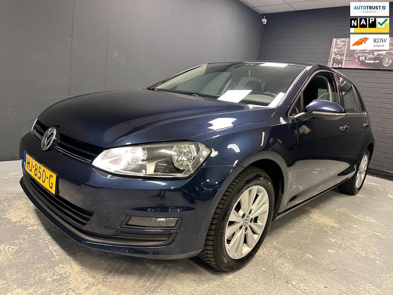 Volkswagen Golf - 1.6 TDI BlueMotion Navi Parkeersensoren Navi 1eigenaar NAP NL - AutoWereld.nl