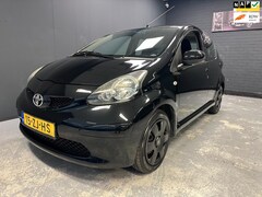 Toyota Aygo - 1.0-12V + NL Lage KM Black magic Edition NAP NW APK Rijklaar