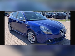 Alfa Romeo Giulietta - 1.7 TBi Quadrifoglio Verde HANDBAK Pano-Bose-Electrische stoelen
