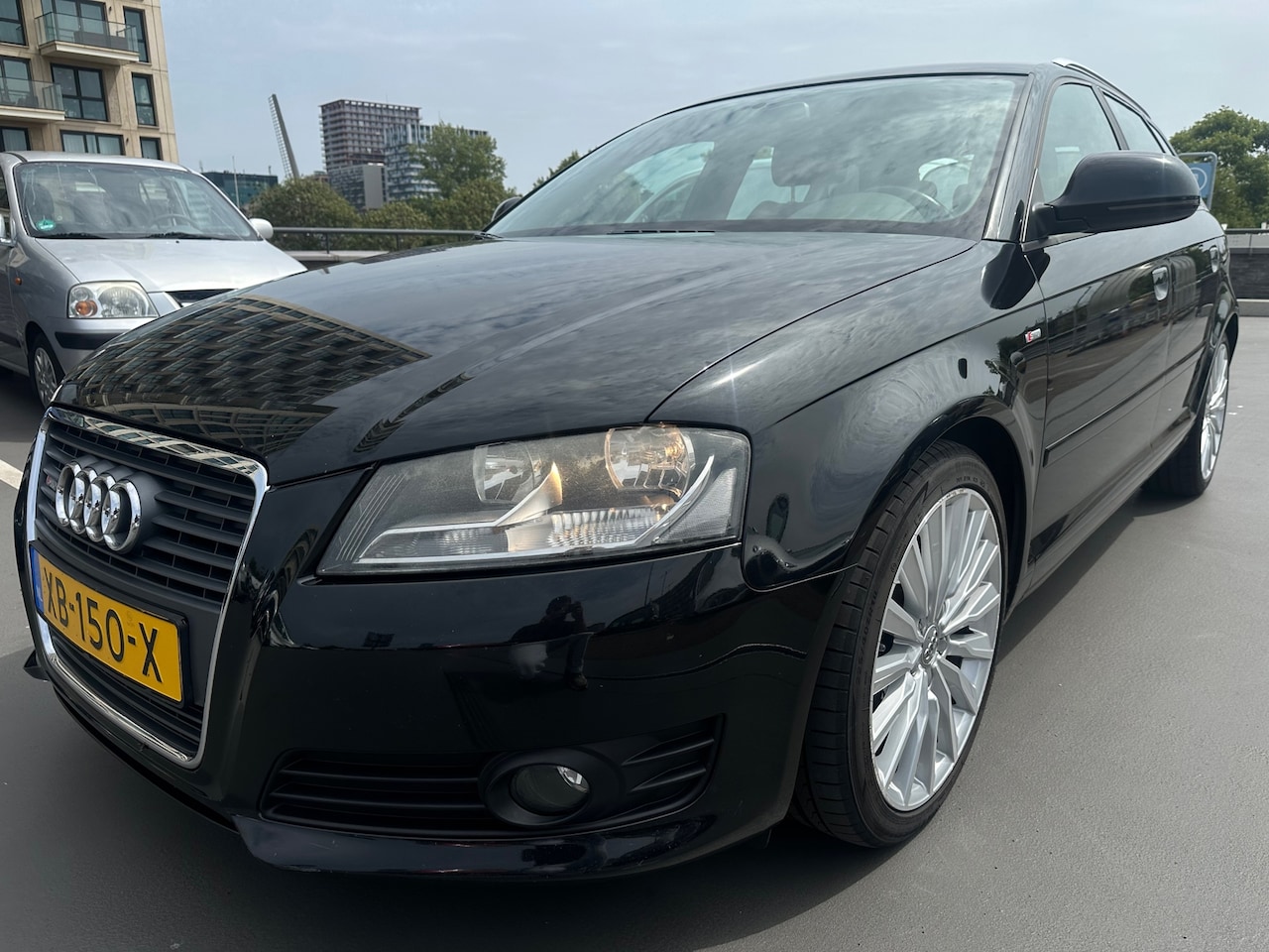 Audi A3 Sportback - 1.8 TFSI Attraction Business Edition S-line Nette Auto E-tron Velgen - AutoWereld.nl