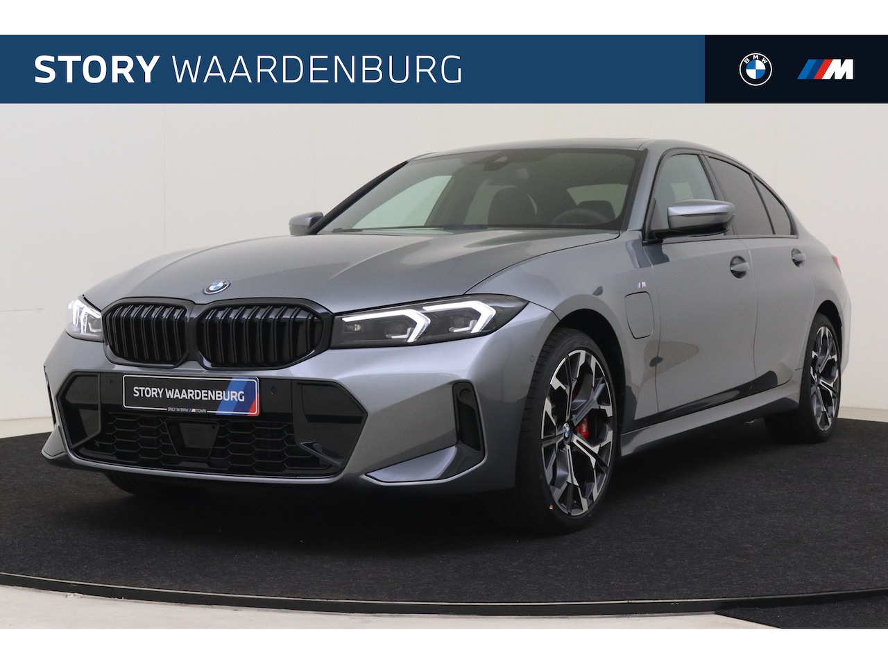 BMW 3-serie - 330e M Sport Automaat / Schuif-kanteldak / Trekhaak / Sportstoelen / Adaptieve LED / Activ - AutoWereld.nl