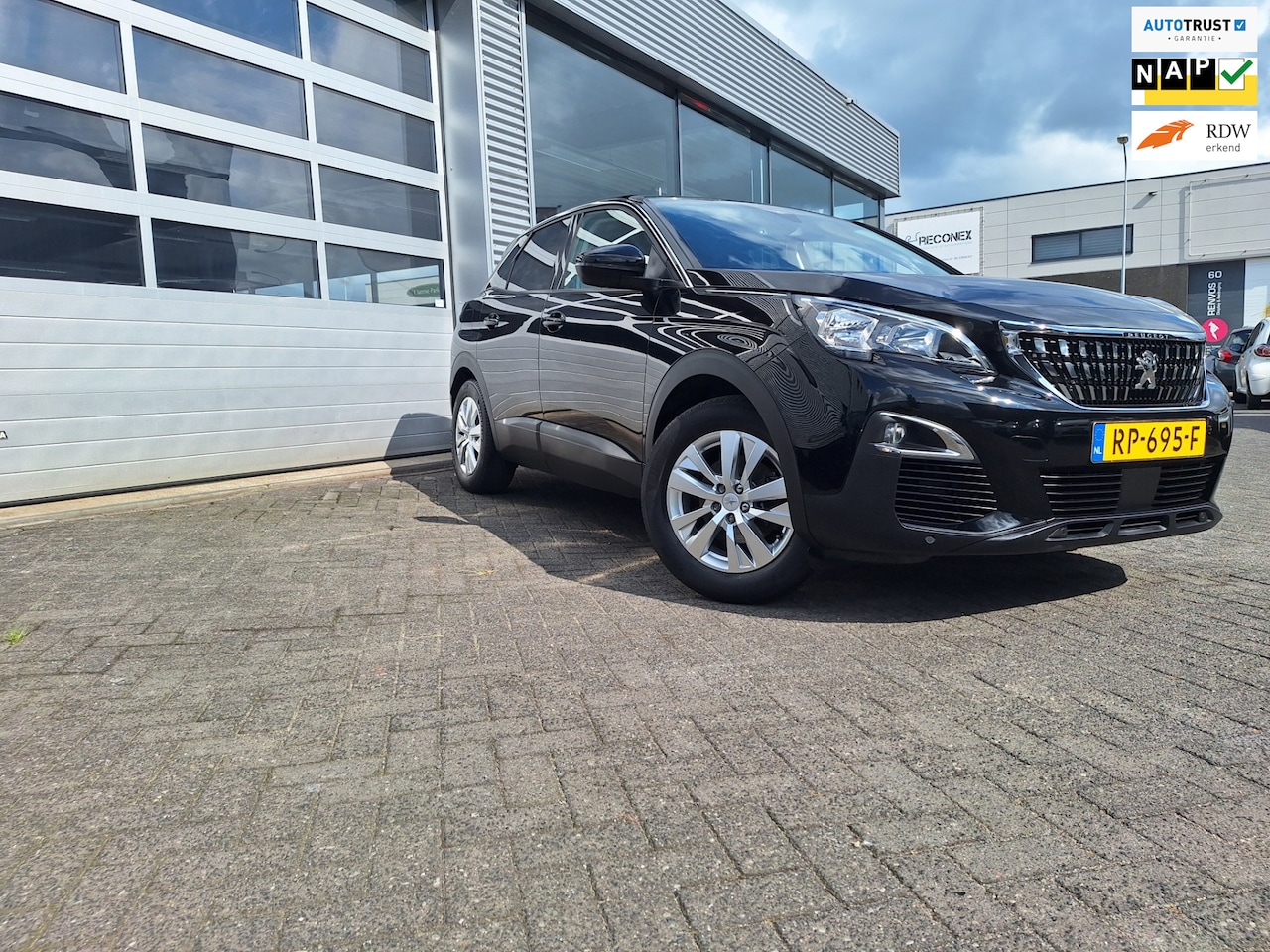 Peugeot 3008 - 1.2 PureTech Blue Lease Executive*Nav*A rij camera*Distr vervangen*Enz - AutoWereld.nl