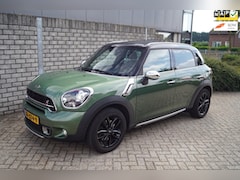 MINI Countryman - 1.6 Cooper S ALL4 Autom Leder Stoeverw Sportst Panodak Xenon Navi Clima Cruise PDC LMV ENZ