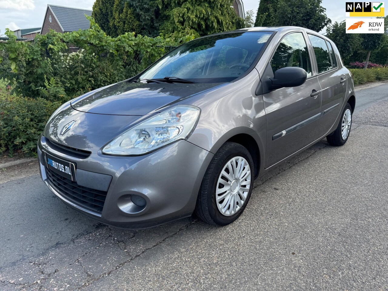 Renault Clio - 1.2 Special AIRCO / NAVI / 5 DEURS - AutoWereld.nl