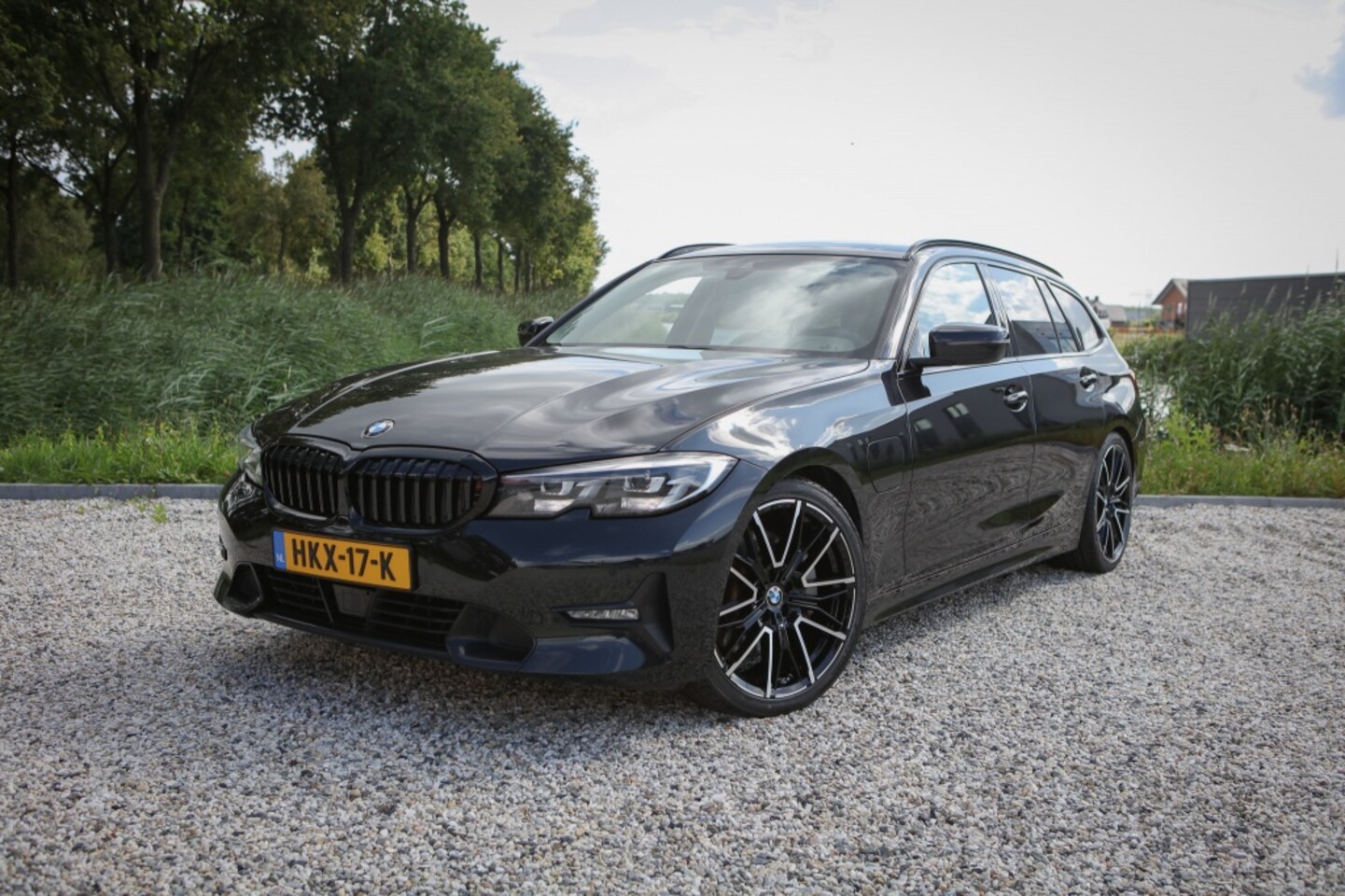 BMW 3-serie Touring - 330e Sport Line - AutoWereld.nl