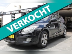 Hyundai i30 - 1.6i Dynamic / Airco /