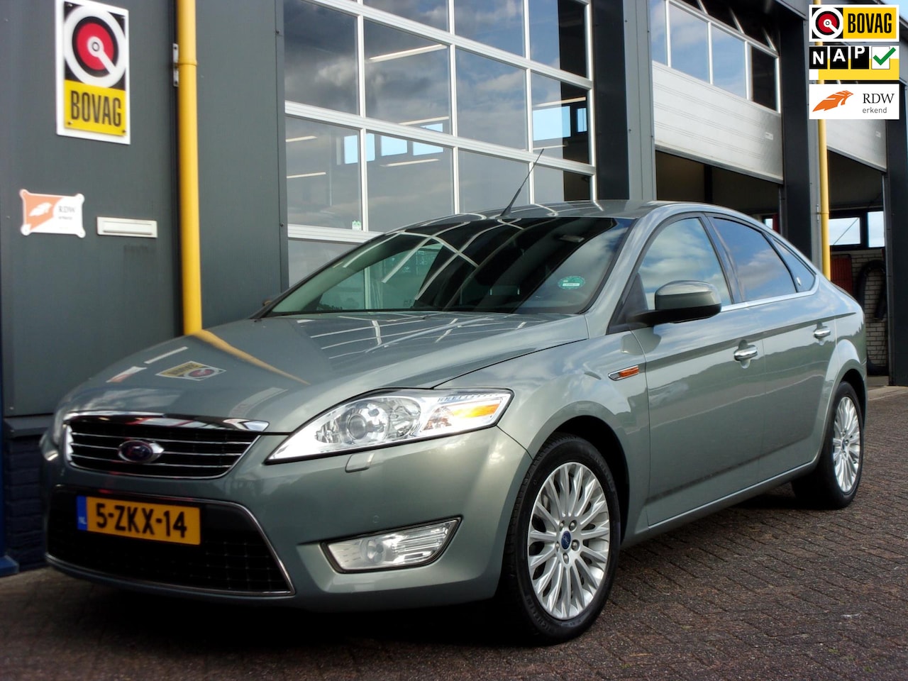 Ford Mondeo - 2.3/160pk GHIA AUTOMAAT TEL ECC CrC TH LMV VRV PRIVACY GLASS - AutoWereld.nl