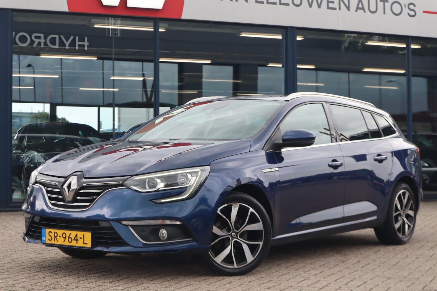 Renault Mégane Estate - 1.5 dCi Bose | Automaat | Half Leder | Cruise - AutoWereld.nl