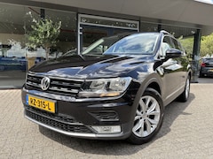 Volkswagen Tiguan - 1.4 TSI Connected Series | ACC | Trekhaak | Full options |