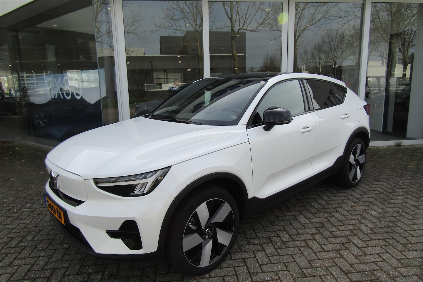Volvo C40 - RECHARGE PLUS ELECTRIC | 20-INCH LMV | PANORAMISCH DAK - AutoWereld.nl