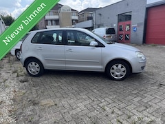Volkswagen Polo - 1.4-16V Trendline 5 Deurs Airco