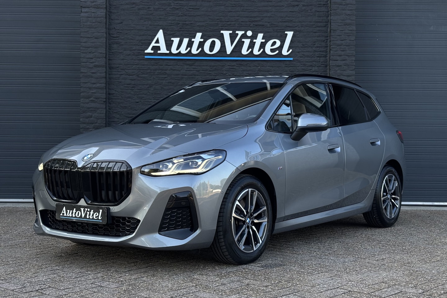 BMW 2-serie Active Tourer - 218i M-Sport | Sportleder | Trekhaak | Comfort Access | Stoelverwarming | Adaptief M-Onder - AutoWereld.nl