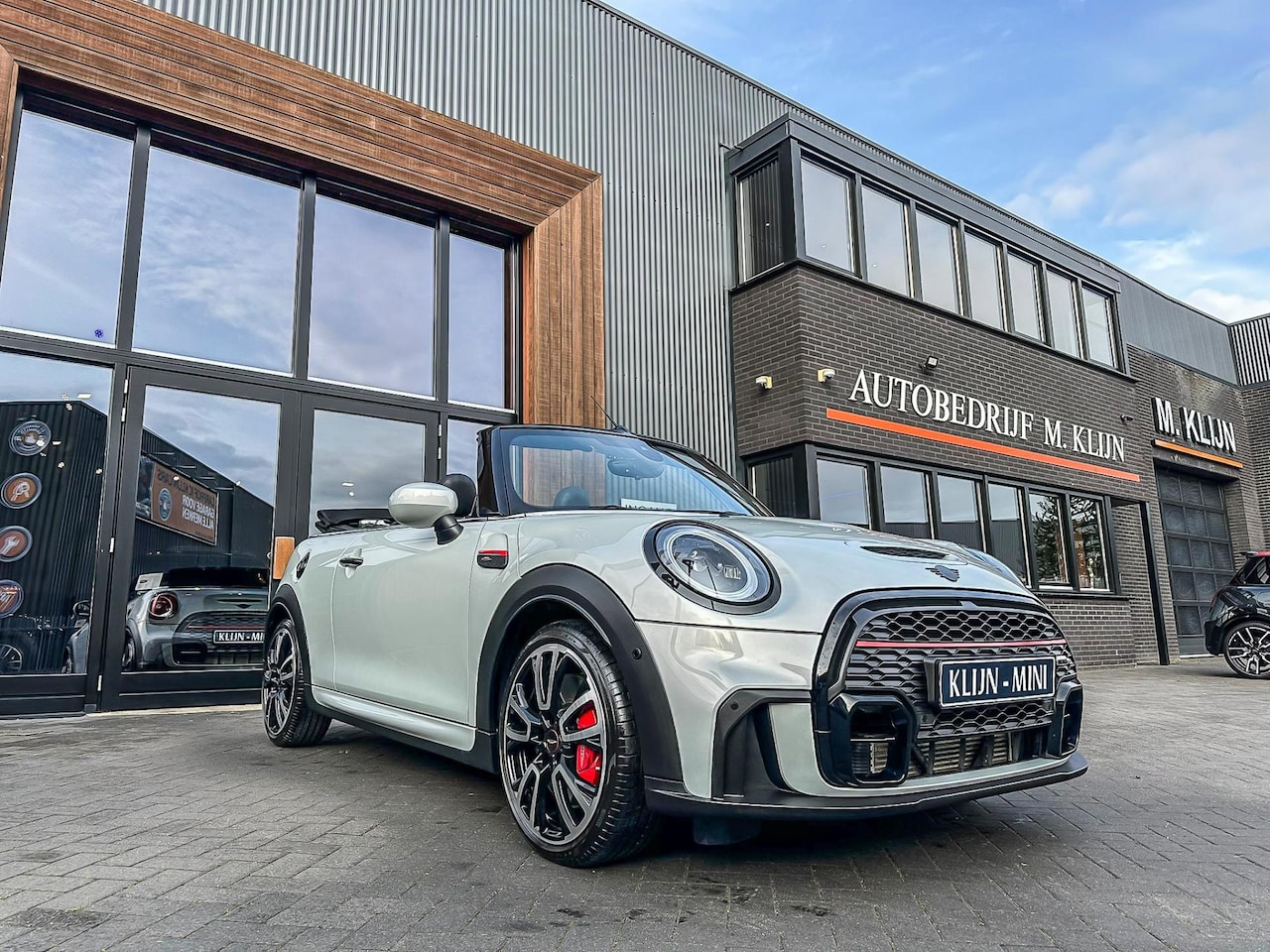 MINI Cabrio - Mini 2.0 John Cooper Works JCW Pack F1 Aut 231pk/Navi/Camera/Head up/Hk/btw - AutoWereld.nl