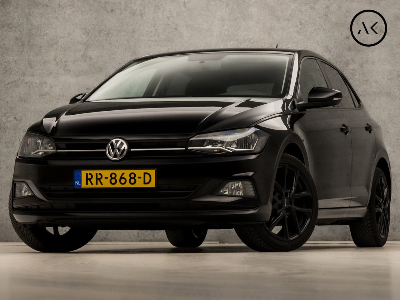 Volkswagen Polo - 1.0 Sportline (APPLE CARPLAY, CRUISE, GETINT GLAS, LM VELGEN, ARMSTEUN, SPORTSTOELEN, ELEK - AutoWereld.nl
