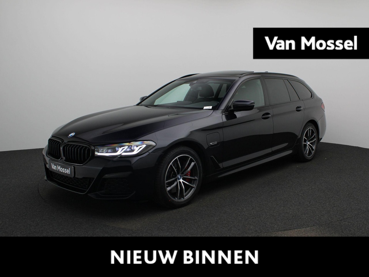 BMW 5-serie Touring - 530e Executive | Apple Carplay/Android Auto | Achteruitrijcamera | Lederen Bekleding | Har - AutoWereld.nl