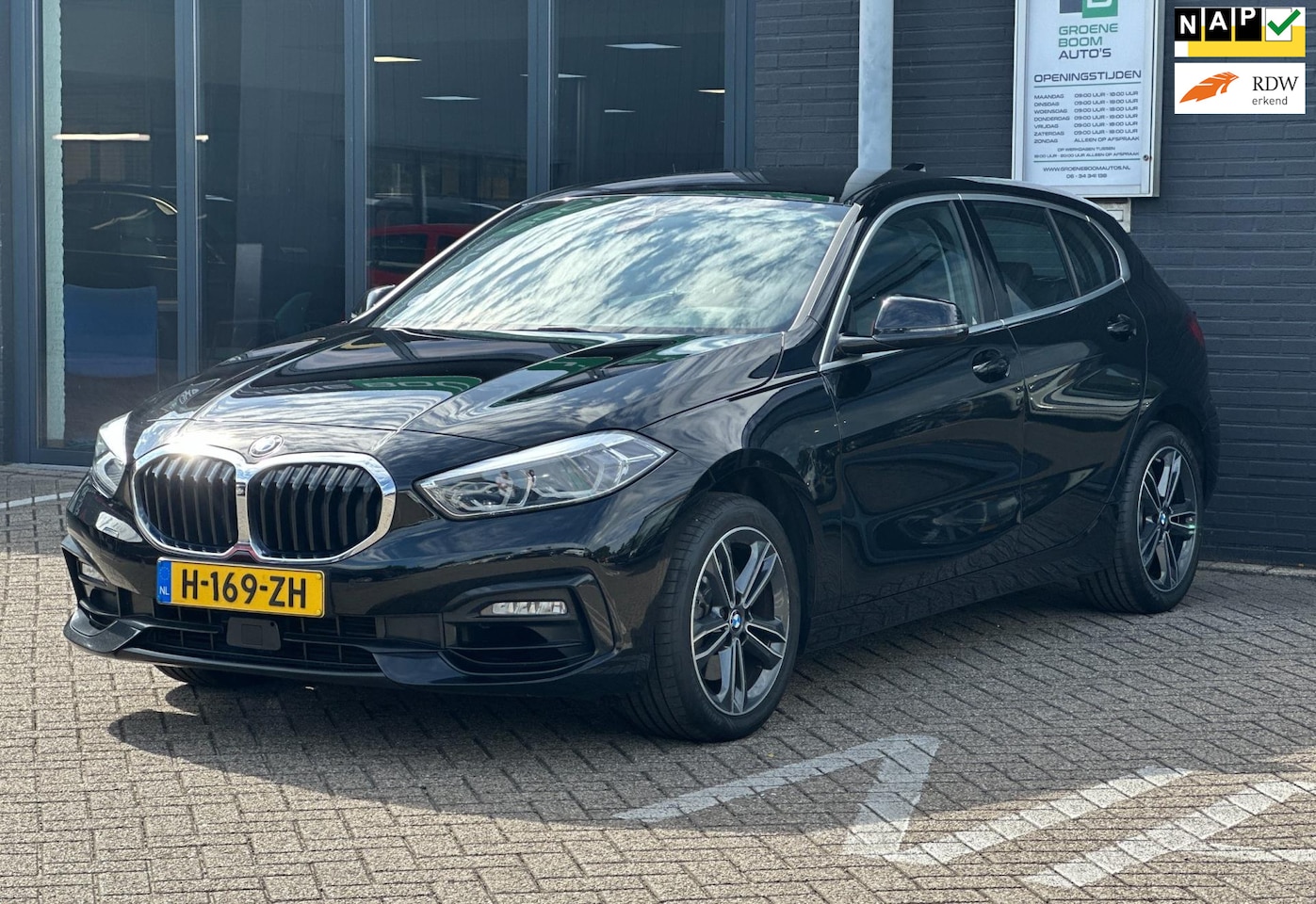 BMW 1-serie - 118i Executive Edition/1STE EIG/NAVI/CARPLAY/LED/NL AUTO NAP!! - AutoWereld.nl