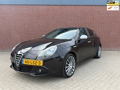Alfa Romeo Giulietta - 1.4 T Lees tekst / Nap / Airco / Trekhaak