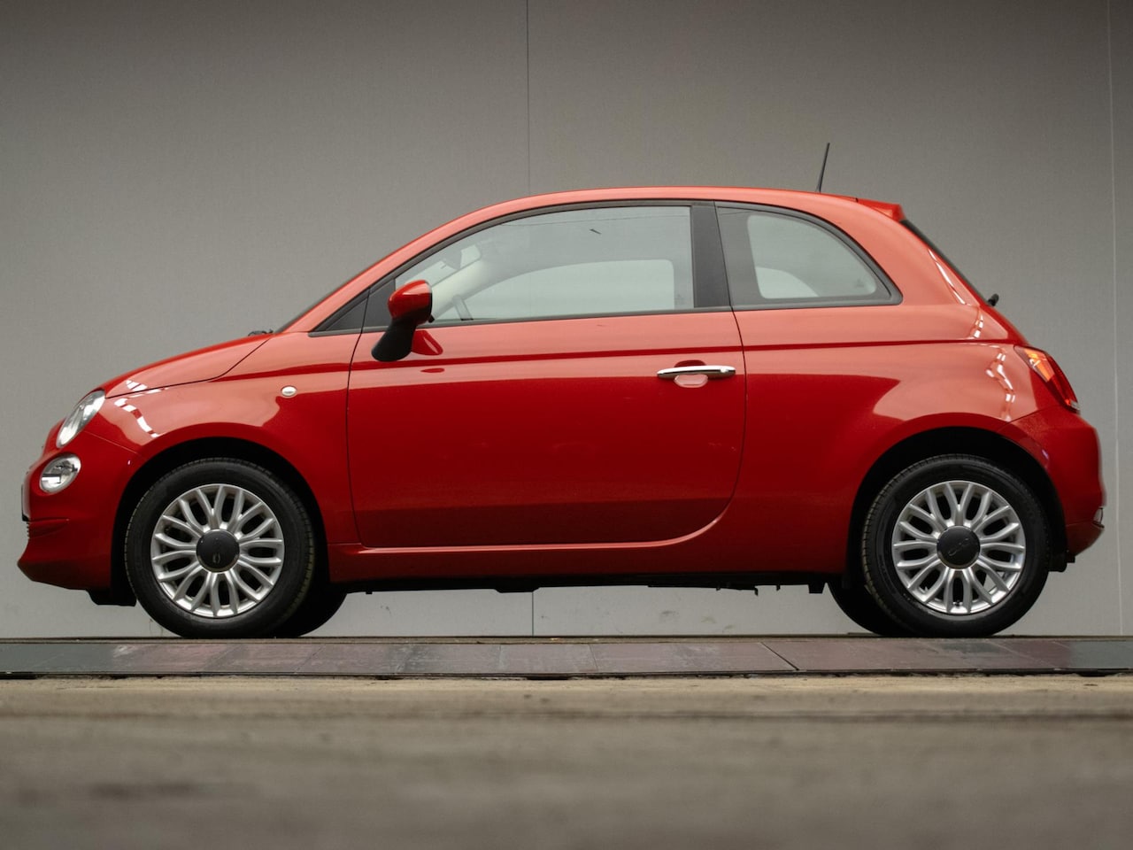 Fiat 500 - 1.2 Popstar Sport (4 CILINDER,NAVI,BLUETOOTH,LM VELGEN,ELECTRISCH PAKKET,SPORTSTOELEN,NIEU - AutoWereld.nl