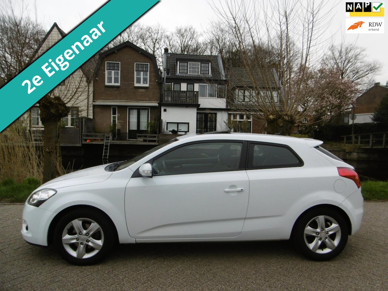Kia Pro cee'd - 1.4 CVVT X-ecutive 90pk 2e eig Schuifdak Clima Cruise PDC - AutoWereld.nl