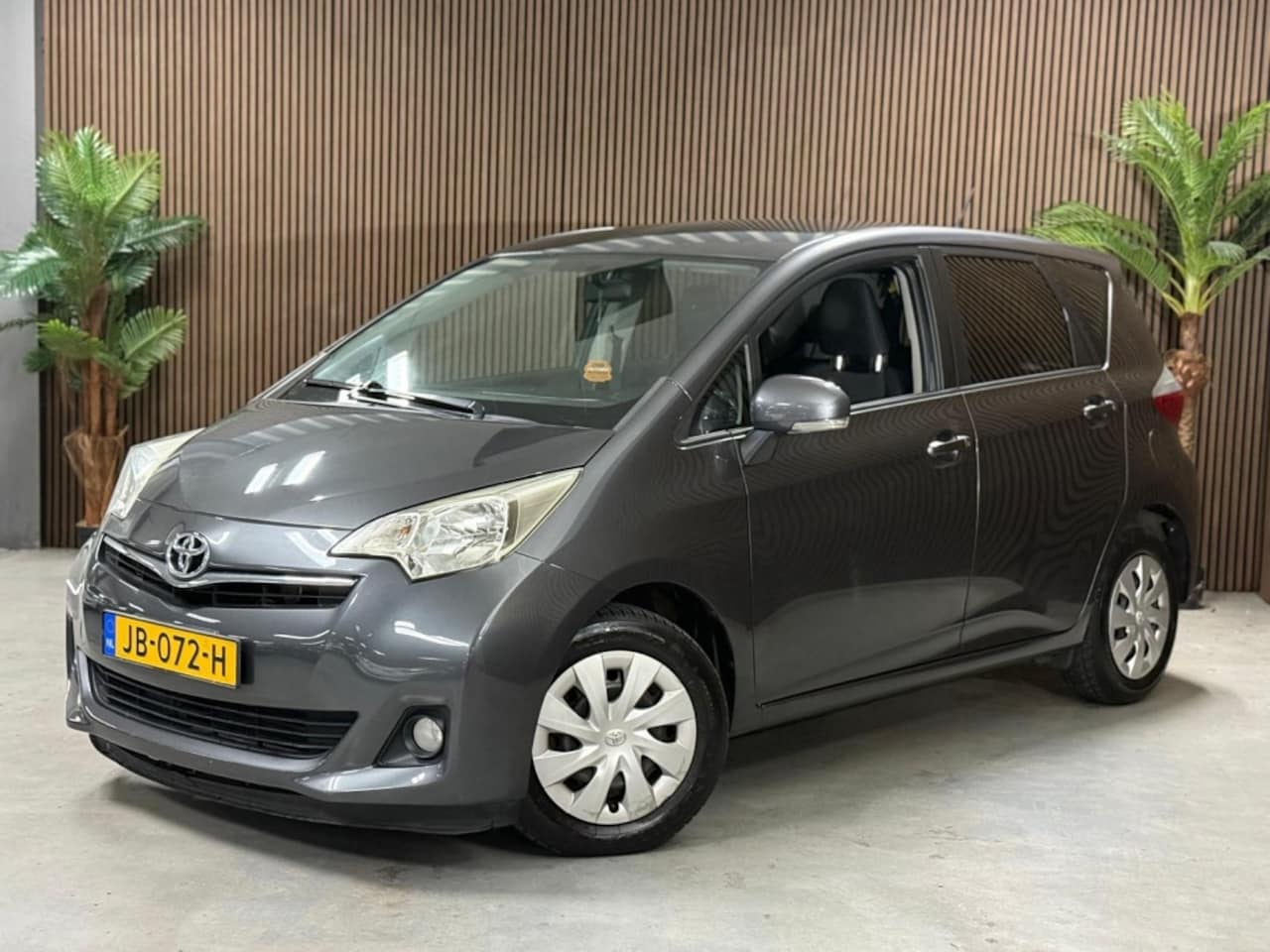 Toyota Verso S - 1.3 VVT-i Comfort 1.3 VVT-i Comfort - AutoWereld.nl