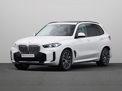 BMW X5 - xDrive50e M-Sport | Trekhaak | Panoramadak | Harman Kardon | Integral Active Steering | So