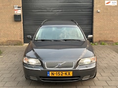 Volvo V70 - 2.5T Momentum Climate C Cruise C Navi PDC Lm velgen Lederbekleding