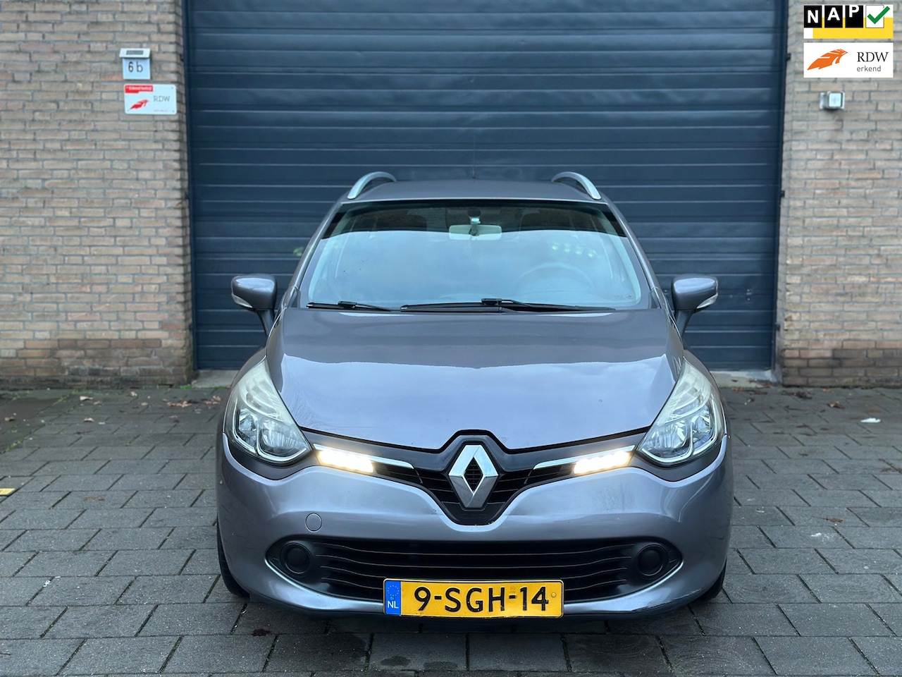 Renault Clio Estate - 0.9 TCe Expression Airco / Cruise Control / Navi - AutoWereld.nl
