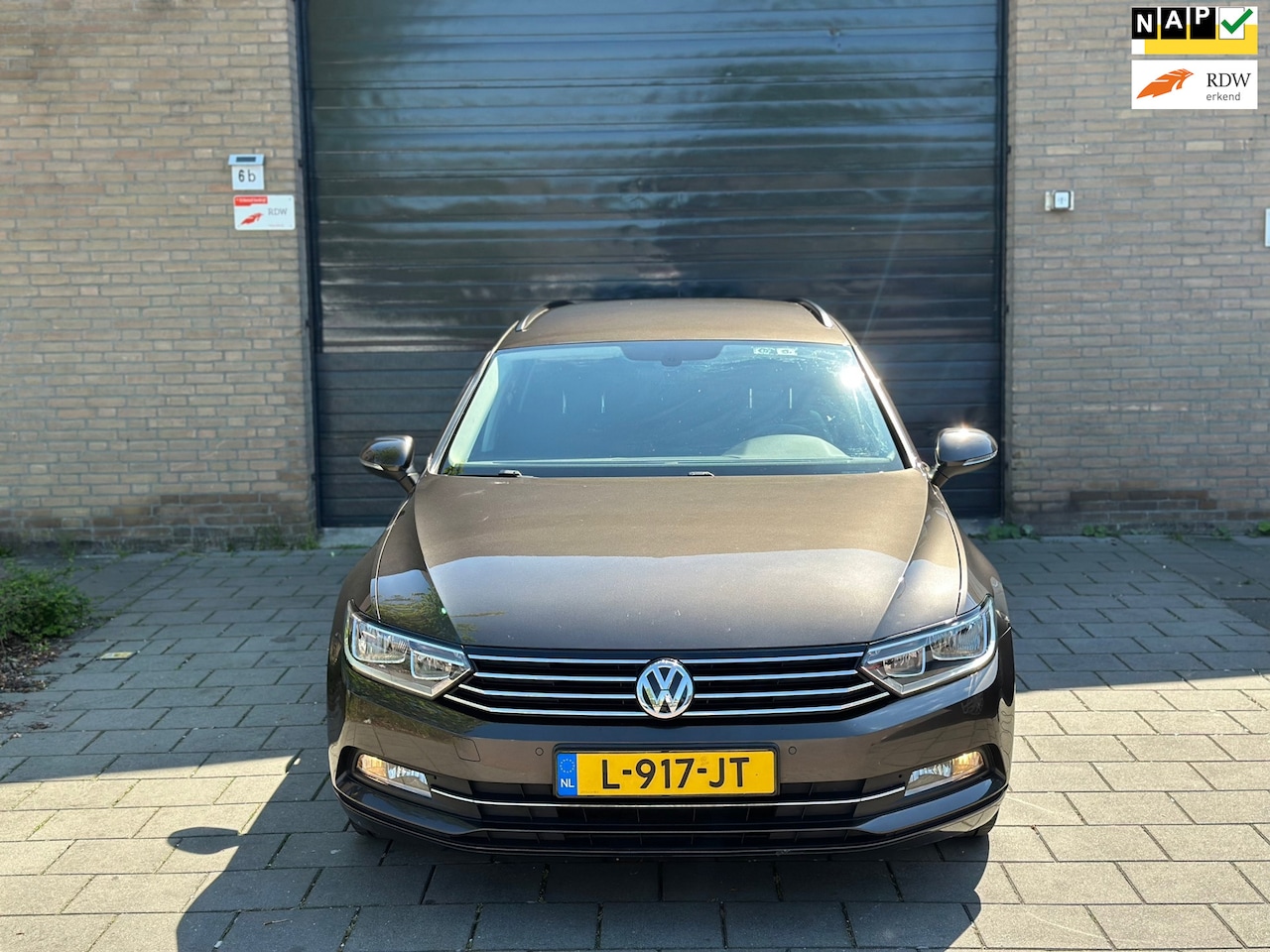 Volkswagen Passat Variant - 1.4 TSI ACT Comfortline Business Climate Cruise Control Massagestoelen ACC PDC Keyless etc - AutoWereld.nl