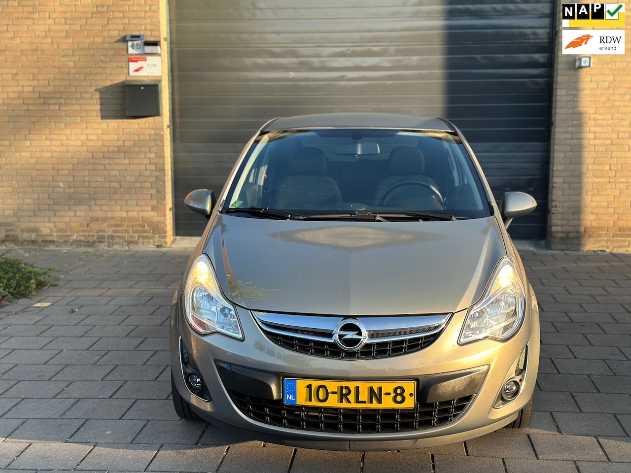 Opel Corsa - 1.2-16V Edition AUT Apk Airco Cruise Control Navi Lm velgen - AutoWereld.nl