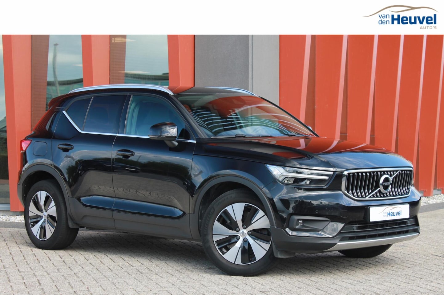 Volvo XC40 - 1.5 T4 Recharge Inscription Expression | Stoelverwarming | Camera | Keyless | Navigatie - AutoWereld.nl