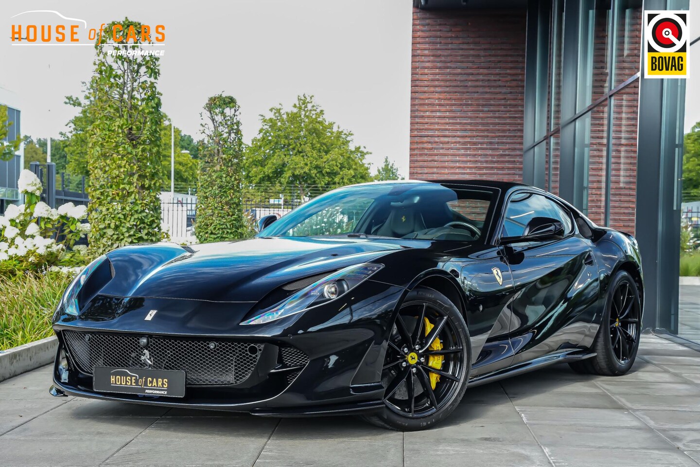 Ferrari 812 Superfast - 6.5 V12 HELE |Daytona carbonseats|passenger display|custom uitlaat|carbon stuur met LED|Ap - AutoWereld.nl