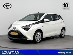 Toyota Aygo - 1.0 VVT-i x-play | Aircondtioning | Camera | Centrale vergrendeling |