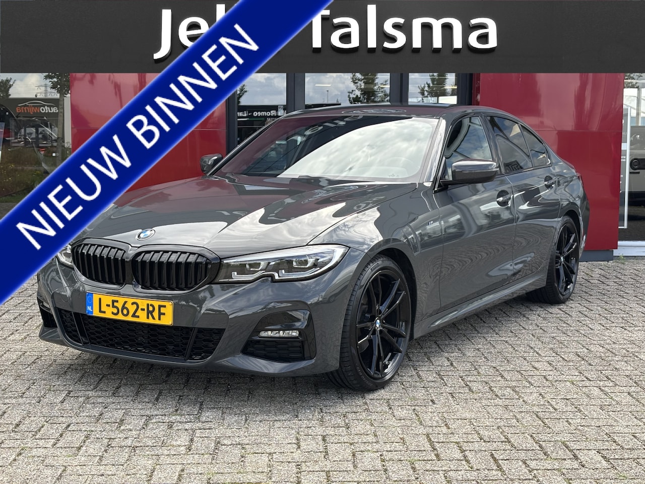 BMW 3-serie - 320i Business Edition | M-Sport | 19" velgen | Electrische trekhaak - AutoWereld.nl