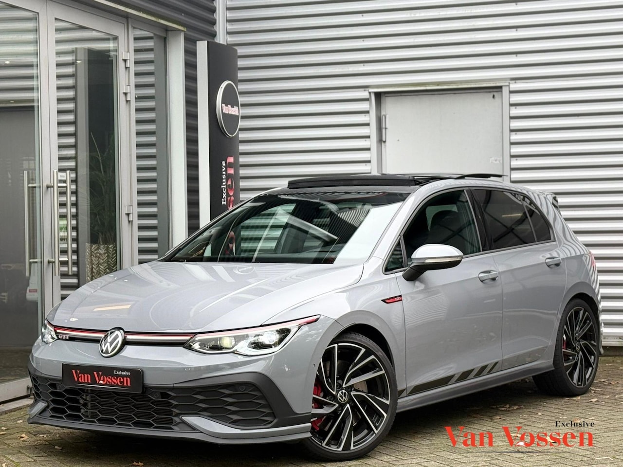 Volkswagen Golf - 2.0 TSI GTI|Black style|Pano|Carplay|Camera|Sfeer|Virtual - AutoWereld.nl
