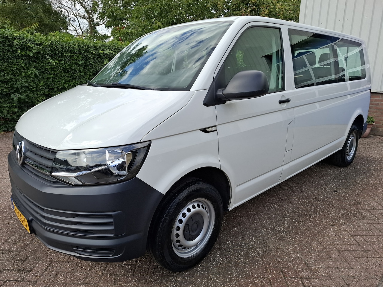 Volkswagen Transporter - 2.0TSI 23500.- INCL BTW 9-PERSOONS BENZINE 150PK - AutoWereld.nl