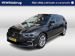 Volkswagen Passat Variant - 1.4 TSI PHEV GTE Business / AUTOMAAT/ PANO/ STUUR+STOEL VERWARM. V+A/ PARK. SENSOR. V+A/ C