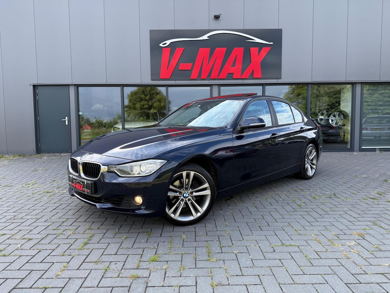 BMW 3-serie - 320i High Executive NAP Dak Xenon NaviProf Leer Sportint - AutoWereld.nl