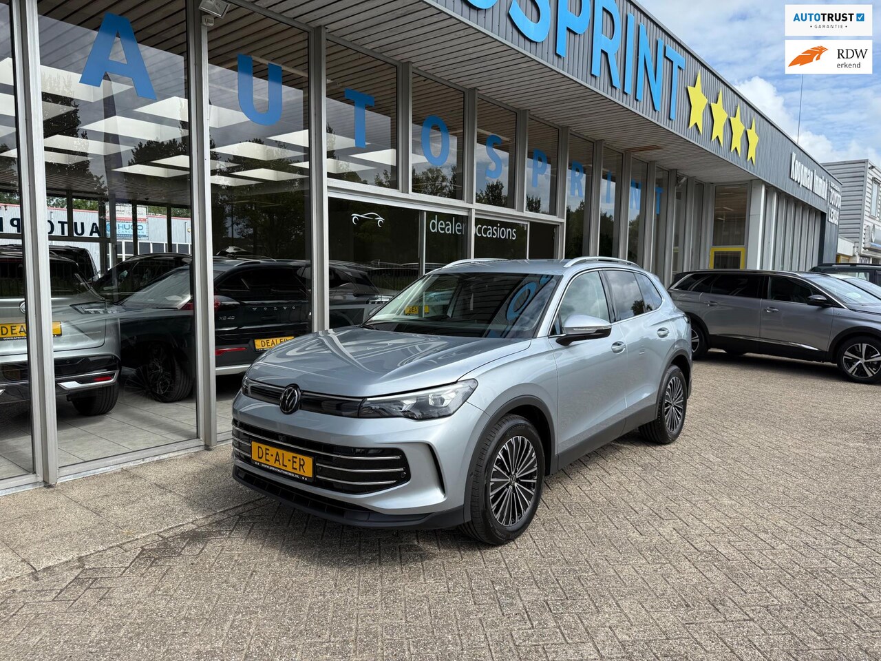 Volkswagen Tiguan - 1.5 eTSI ELEGANCE 150PK / NAVIGATIE / ELEKTRISCHE ACHTERKLEP - AutoWereld.nl