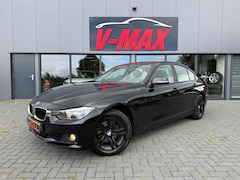 BMW 3-serie - 320i Exec. AUT 184PK NAP Sportint. Navi Elektr. Trekhaak