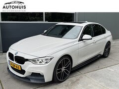 BMW 3-serie - 328i 245pk Automaat Executive M-Performance Schuifdak 20" LMV Sportuitlaat Xenon Navigatie