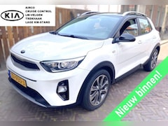 Kia Stonic - Compacte SUV 49.000KM NL-AUTO AIRCO CRUISE CONTROL ACHTERUITRIJCAMERA TREKHAAK LAGE KM-STA