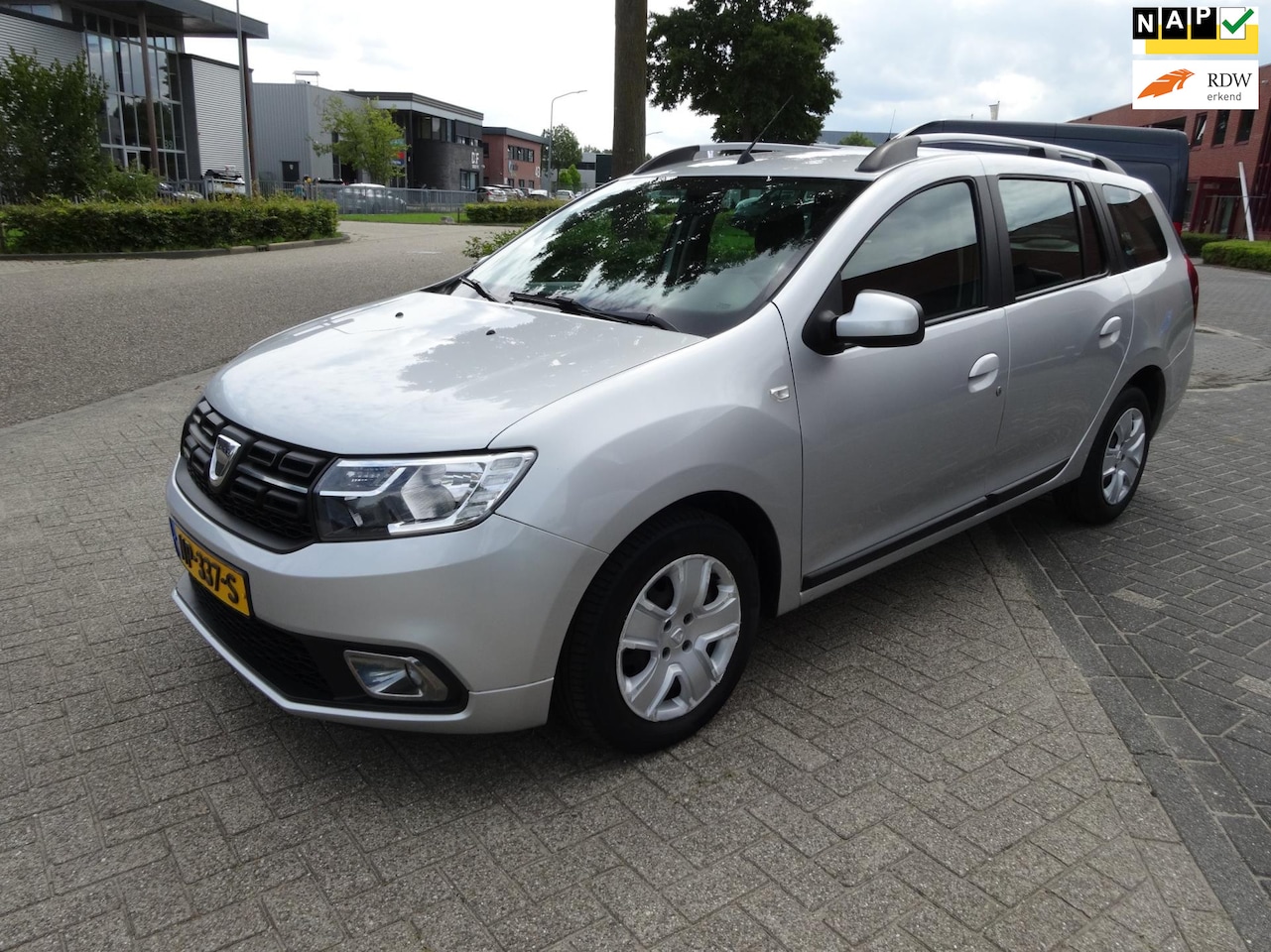 Dacia Logan MCV - 0.9 TCe Laureate/Airco/Boekjes/APK 28-7-2026 - AutoWereld.nl