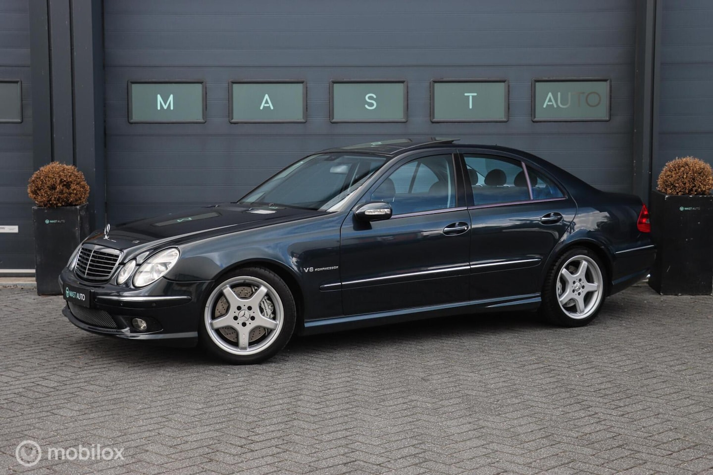 Mercedes-Benz E-klasse - AMG 55 | Youngtimer | Luchtvering | Pano | Harman-Kardon | Stoelventilatie - AutoWereld.nl