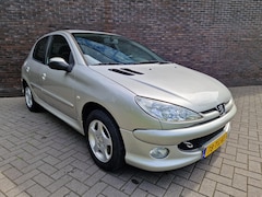 Peugeot 206 - 1.4 Air-line 3 APK 09-2026 Airco 5 deurs LM velg