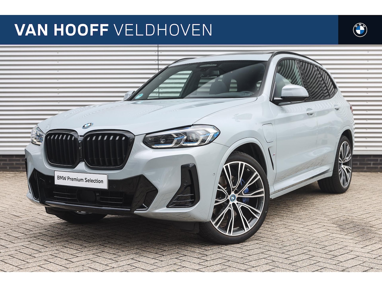 BMW X3 - xDrive30e M Sport Automaat / Panoramadak / Trekhaak / Laserlight / Sportstoelen / Parking - AutoWereld.nl