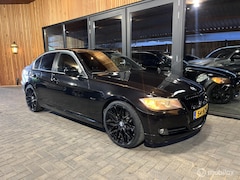 BMW 3-serie - 325i High Executive | LEER | AUT | PDC | CLIMA |